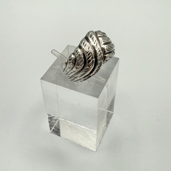 Silver Textured Ring Size 7.5 - Picture 1 of 14